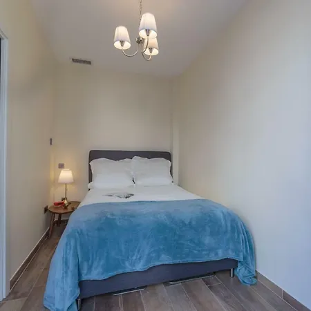 Apartman 100m From The Sea *