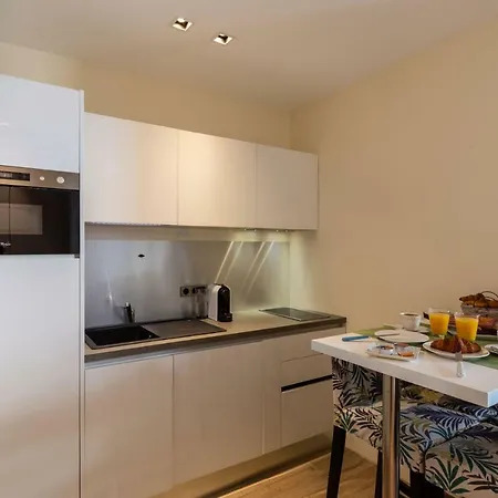 100m From The Sea Apartman Nizza