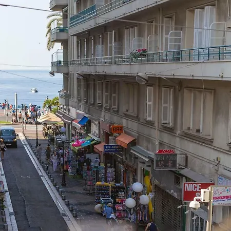 Apartman 100m From The Sea *