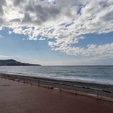 100m From The Sea * Nizza