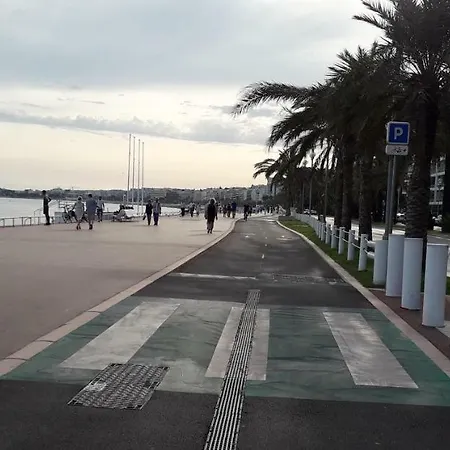 Promenade Des Anglais Petit Studio Au Calme Apartament Nicea