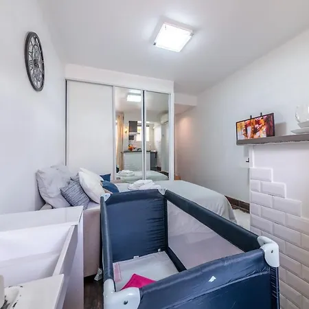 Beau A 50m De La Apartment