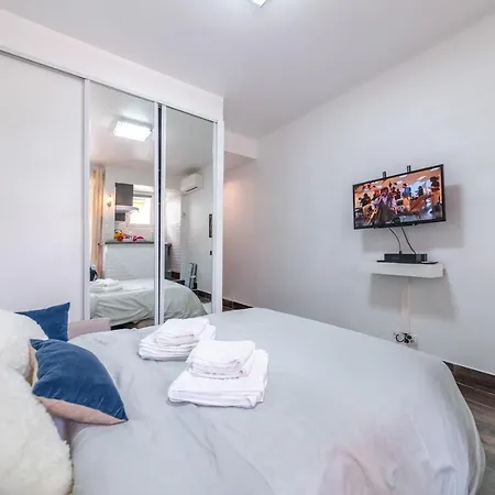 Beau A 50m De La Apartment
