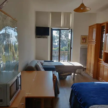 Apartment Studio By The Sea And Albert 1 Garden Nice