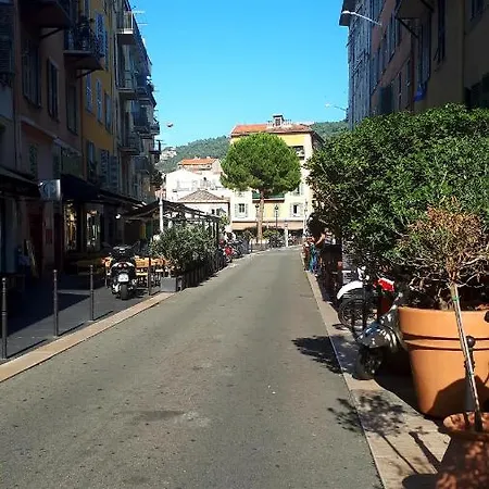 Le 9bis Guisol Nizza