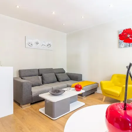Des Postes Apartment Nice