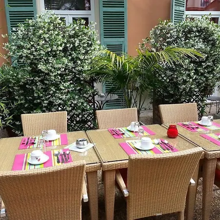 Restaurant Oasis Hotel 3*