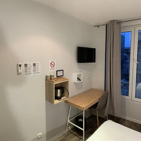 贝尔纳酒店 2* 尼斯