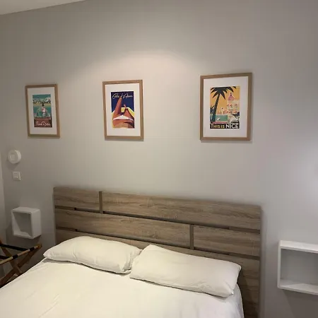 贝尔纳酒店 2* 尼斯