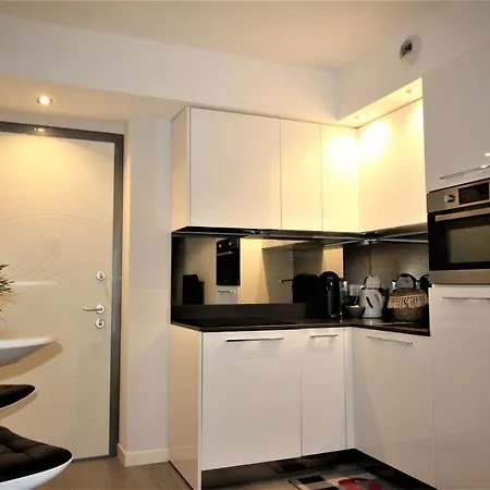 - Cours Saleya Gassin Appartement Nice