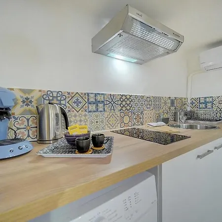 #31 Comfy Place In The Old Town Balcony & Ac 2min To Beach Appartamento