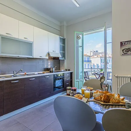 Victor Hugo - Beautiful Apartment - View Over Garden Apartment