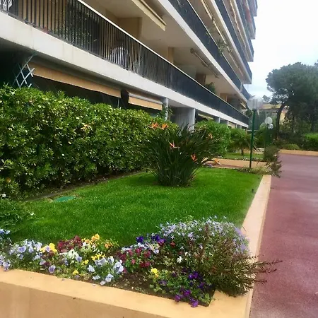 Abbaye De Roseland Apartment