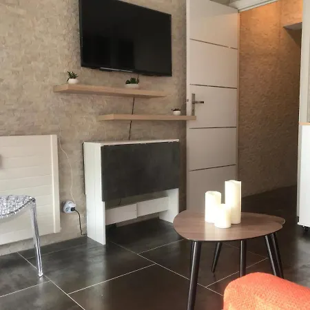 Studio 149 Seaview Apartment