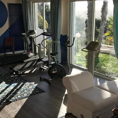 Beverly Villa