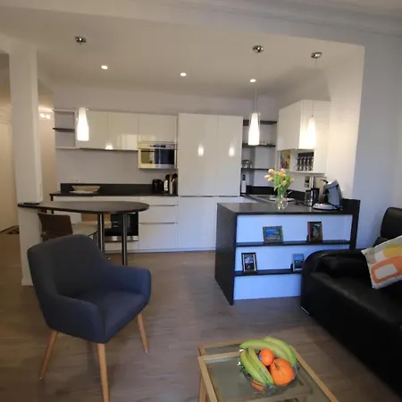 Happyfew Liberation Apartment *