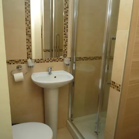Hostal Lyonnais