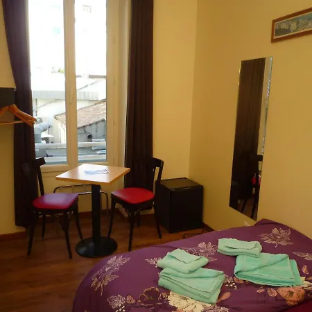 Lyonnais Hostal