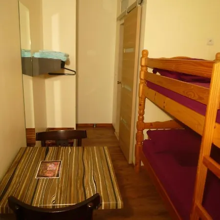 Lyonnais Hostal Niza