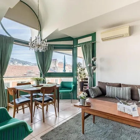 Elegant In With Balcony Apartment *