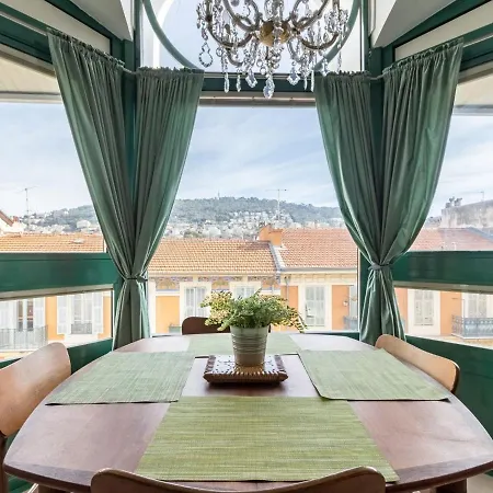 Elegant In With Balcony
