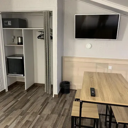 贝尔纳酒店 2* 尼斯