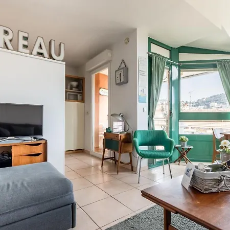 Elegant In With Balcony Apartment *