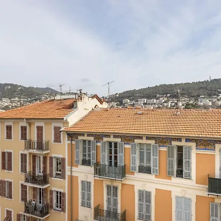 Apartment Elegant In With Balcony