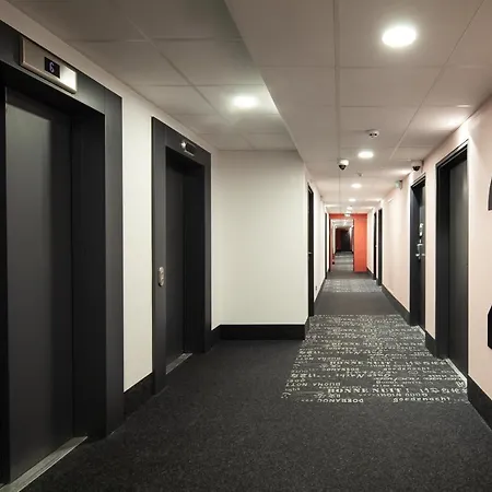 Hotell Aeroport Arenas 3*