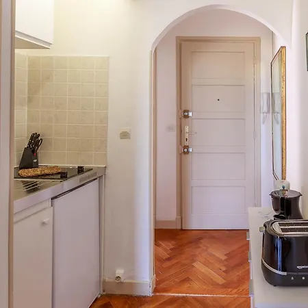 Le Mercedes Apartment