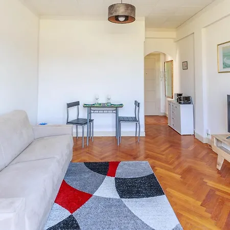 Le Mercedes Apartment *