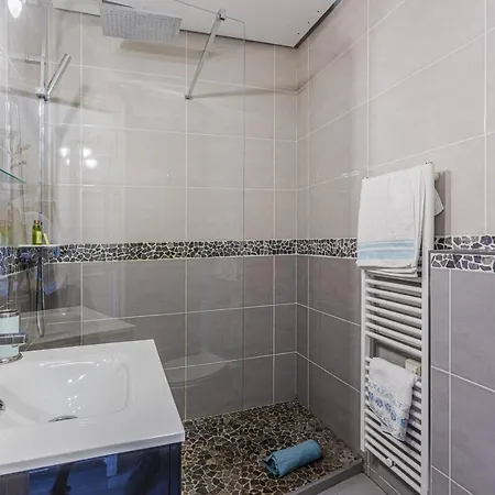 Apartmán Cassini Gt - 1 Bedroom - Balcony - Place Garibaldi *