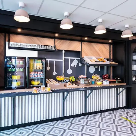 Hotell Aeroport Arenas 3*