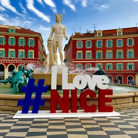For Art And Promenade Lovers Nizza