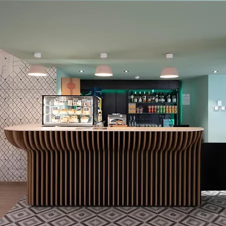 Hotell Aeroport Arenas 3*