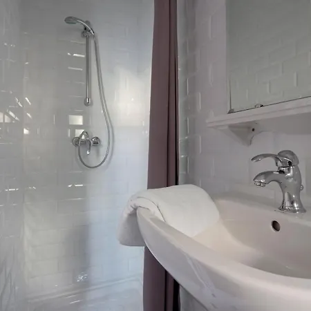 Hotel Saint Hubert 2*