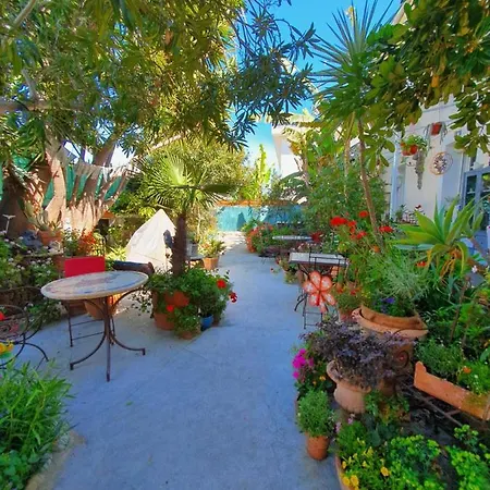 Logis Victorine Hotel 2*