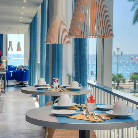 Mercure Promenade Des 4*
