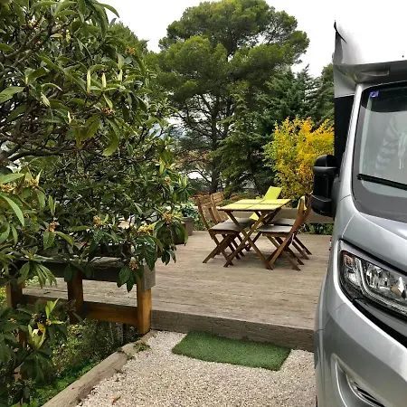 Nuit Dans Un Camping-Car Kamp alanı *