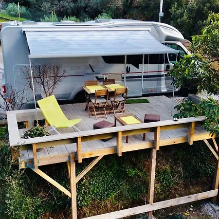 Nuit Dans Un Camping-Car Kamp alanı