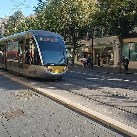 New Cheap Private Room, Kitchen , Overwieuw Sea,tram On Spot, 12 Minutes From Train Station With Tram , In 17 Min Tram , Privee Pas Cher, Cuisine Equipee , Tram Sur Place, Apercu Mer, 12 Min De La Gare De Avec Le Tram, 17 Min Отель типа 