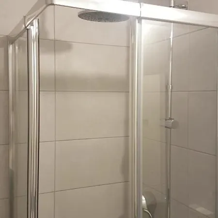 New Cheap Private Room, Kitchen , Overwieuw Sea,tram On Spot, 12 Minutes From Train Station With Tram , In 17 Min Tram , Privee Pas Cher, Cuisine Equipee , Tram Sur Place, Apercu Mer, 12 Min De La Gare De Avec Le Tram, 17 Min * Ницца