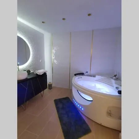Nid D'amour Baignoire/jacuzzi *