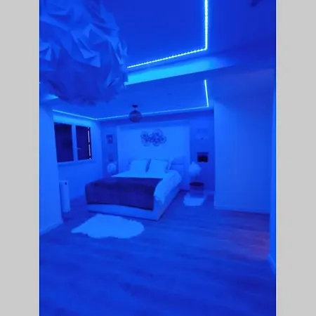 Nid D'amour Baignoire/jacuzzi Apartamento