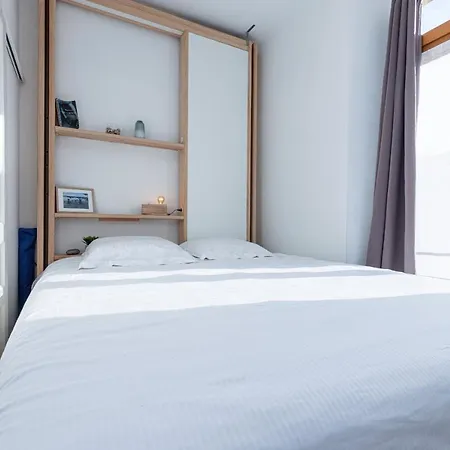 1 Bdr Downtown Near Place Massena Апартаменты *