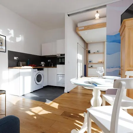 1 Bdr Downtown Near Place Massena Апартаменты