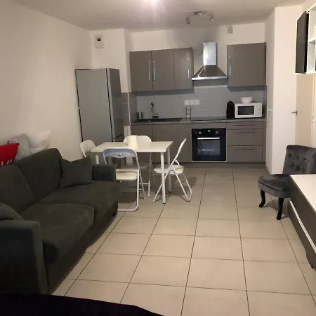 Apartment 41 Avenue Raymond Comboul