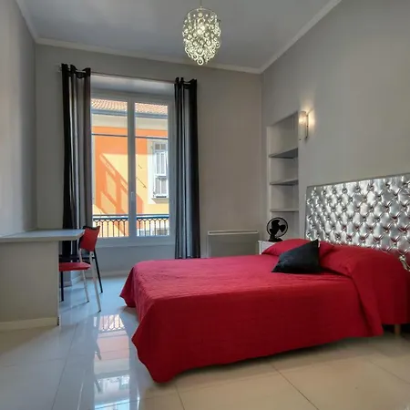 Lusso 5 Beds