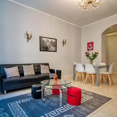 Lusso 5 Beds Nice