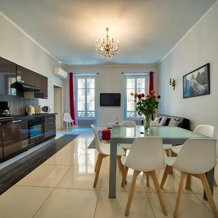 Lusso 5 Beds Nice